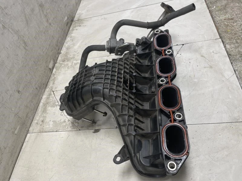 Toyota Prius 2010 2012 colector de admisión del motor delantero OEM+ Foto 3 de 4