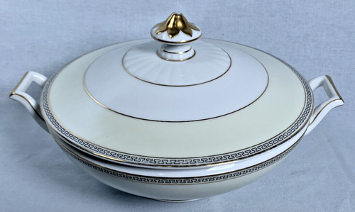 Vintage Heinrich & Co Selb Bavaria Gold Trim Oval Covered Vegetable Dish