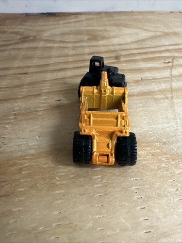 Matchbox 2012 MB745 MBX Construction Road Scraper Orange Black Paver Truck - Imagen 4 de 5