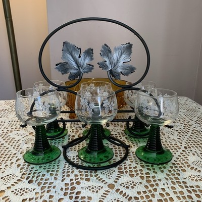 6er Set Vintage deutsche grüne Stiel Hock Gläser mit Metall Caddy. MCM