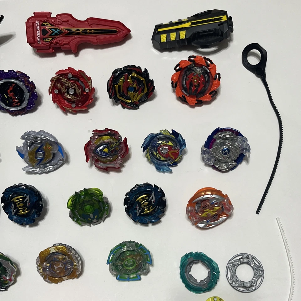 Enorme Lote de 20+ Lanzadores Beyblade Hasbro Tomy Metal Plast Fusion Ripcords + MÁS Foto 3 de 4