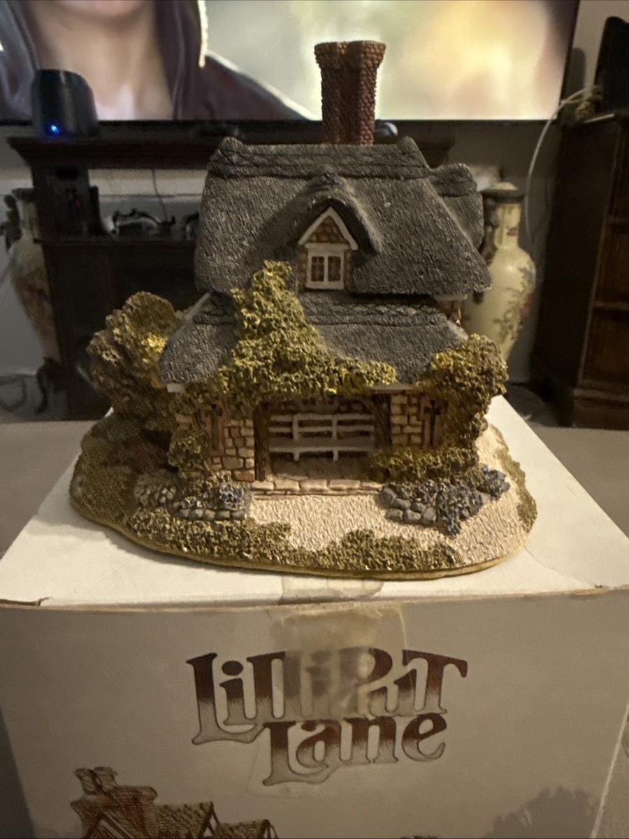 Lilliput Lane Oak Cottage Figurine Blaise Hamlet Collection 4.5