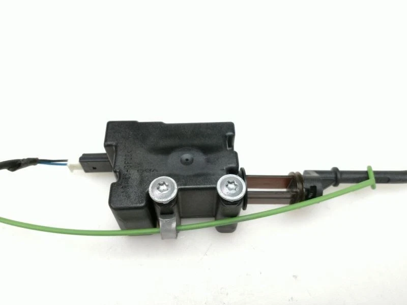 BMW 335i 335xi 328xi 328i E90 E92 2007 actuador de puerta de llenado de combustible OEM 67116987632 Foto 3 de 4