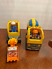 Duplo Lego Construction sets 4988 4976  10812 Huge Lot EUC