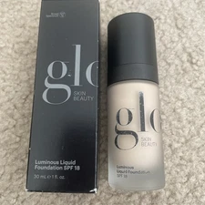 Glo Skin Beauty Luminous Liquid Foundation SPF 18 - LINEN  - See Pics