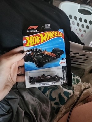 Hot Wheels Formula 1 2025 McLaren F1 Team 1:64 Diecast Car Black/Orange
