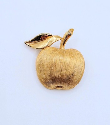 Vintage Trifari Brushed Gold Tone Apple Stem Leaf Fruit Scatter Pin Brooch