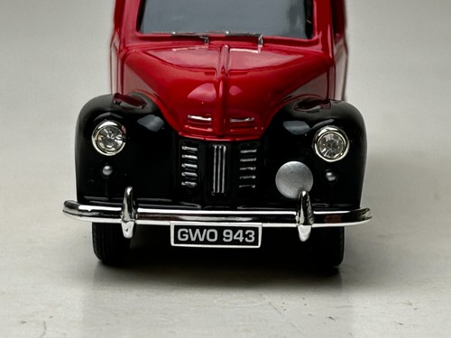 Corgi Vanguard 1:43 Scale Diecast Austin A40 Van, Thames Valley with Box - Picture 10 of 18