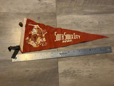 Vintage Felt  Pennant Sioux City Nebraska Let er Buck Rodeo Horse Bucking Cowboy