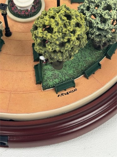 Rare HTF Disneyland Lighted and Signed By Olszewski Central Plaza W/COA NOS - Picture 6 of 10