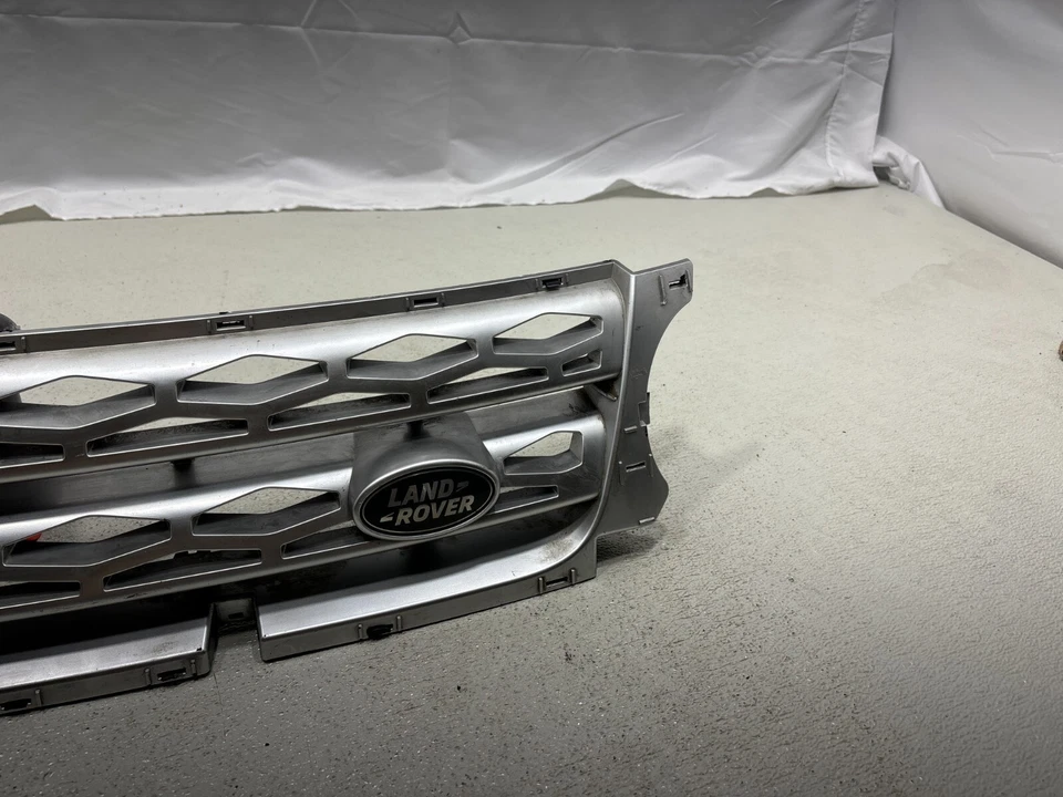 Land Rover Range Rover Sport HSE 2014-2019 parrilla del radiador delantero plateada OEM Foto 3 de 4