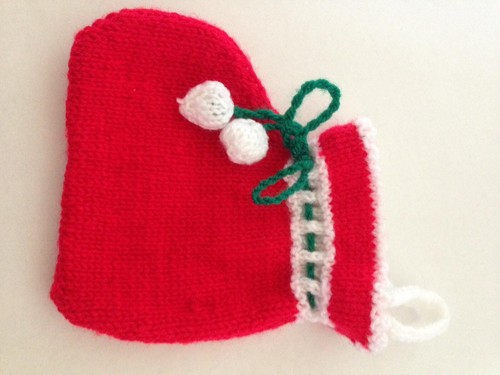 Hand knitted Christmas stocking, in the shape of an oversized bootee. - Afbeelding 1 van 1