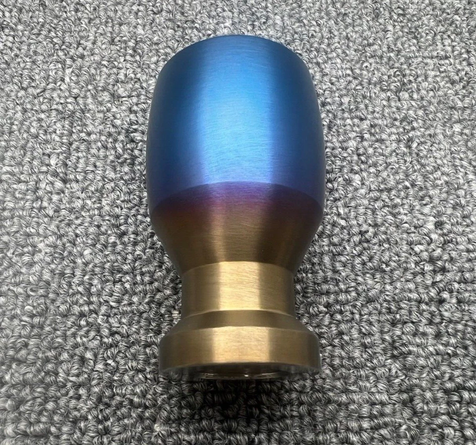 Cuchara deportiva estilo titanio forma ovalada aluminio perilla de cambio de marchas ponderada Foto 4 de 4