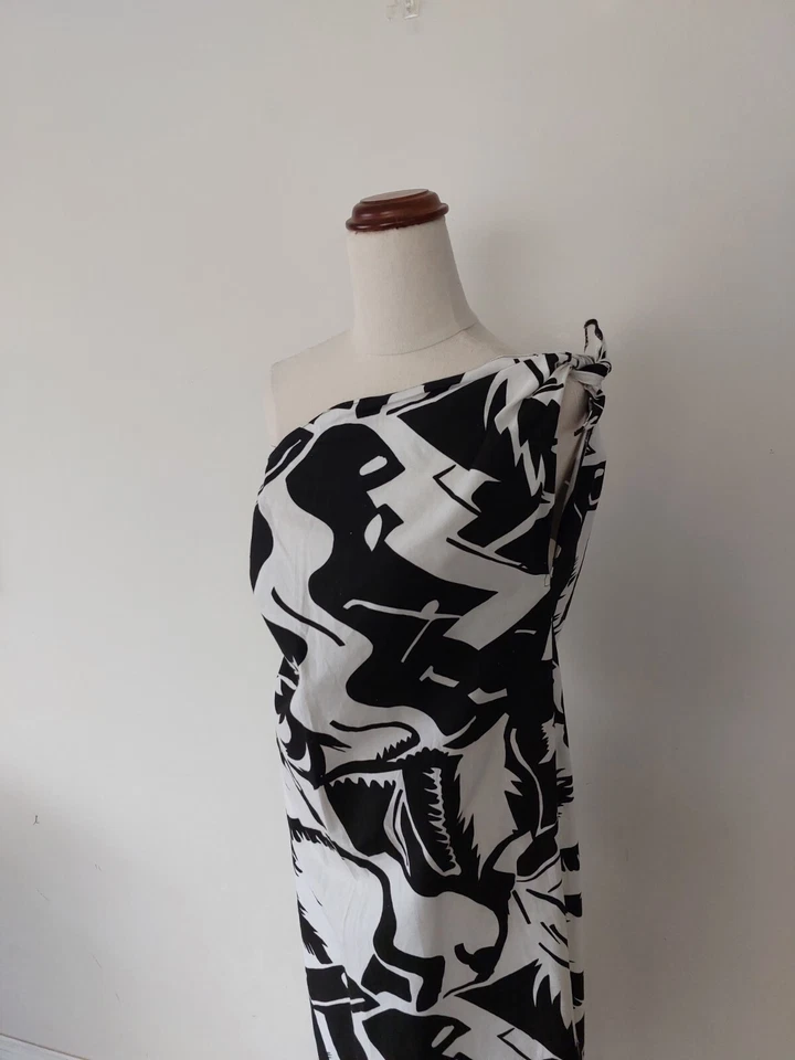 Vintage Carla Zampatti Size 10 Black & White Printed One Shoulder Dress Slit Y2K - image 2 of 4