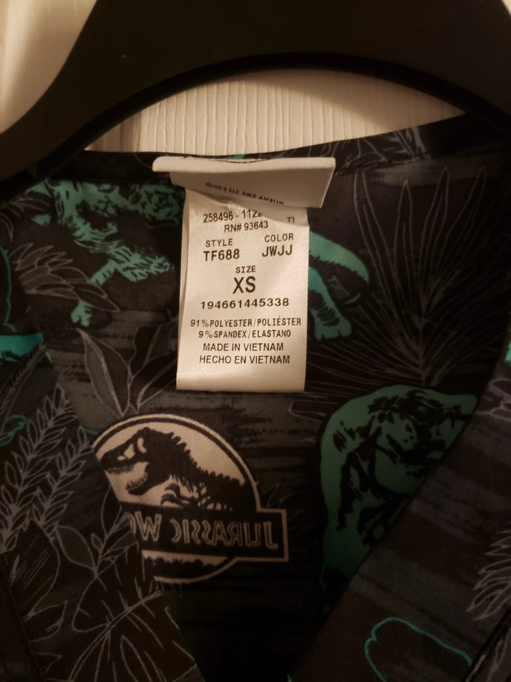 Jurassic World Tooniforms Scrub Top Unisex V-Neck Shirt Movie Green Dinosaur XS  - Image 4 of 4