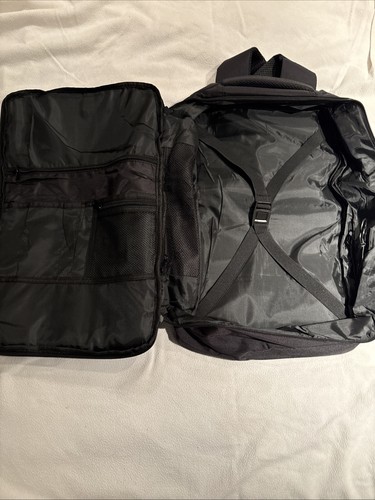 Black Travel Backpack W/ USB Port, Adjustable Straps, Multipurpose Compartments - 第 5/14 張圖片