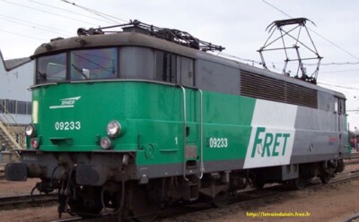ROCO LOCOMOTIVE ÉLECTRIQUE BB25100 FRET SNCF 62467 NEUF et RARE EUR 245
