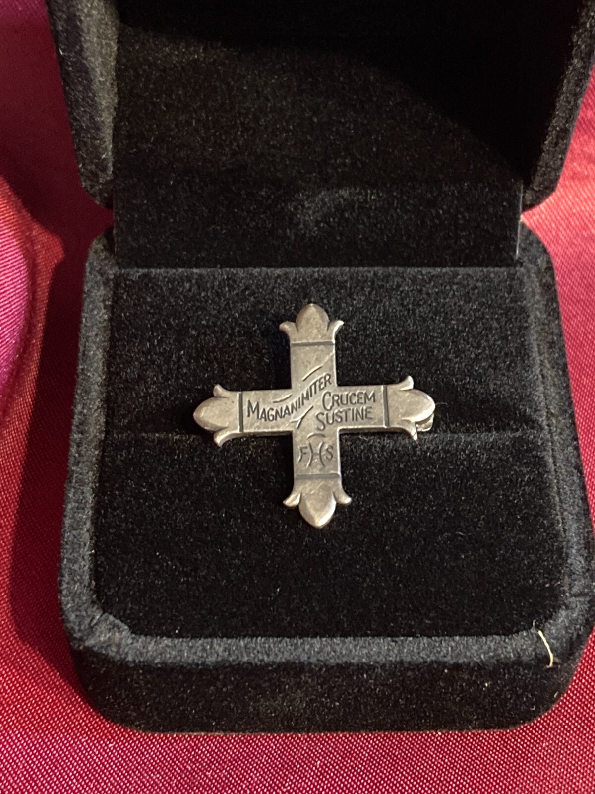 James Avery Sterling Christian Cross Pin "Maganimiter… Gem
