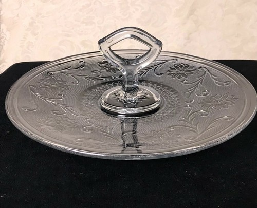 Anchor Hocking SANDWICH PATTERN GLASS HANDLED serving PLATE 11 1/2" - Picture 3 of 8