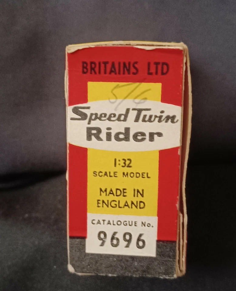 NOS Britains Motorcycle Model #9696 TRIUMPH SPEED TWIN CAFE RACER  - Image 2 of 4