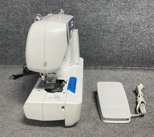 Brother XR-7700 Sewing Machine Computer Computerized 70-Stitch W/O Case