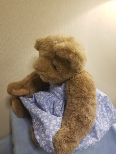 HANDMADE 16” ALL AMERICAN MOM BEAR from Vermont Teddy Bear - Picture 8 of 14