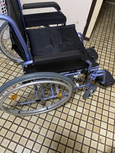 Heavy Duty Wheelchair self propelled 250kg max load - Picture 5 of 6