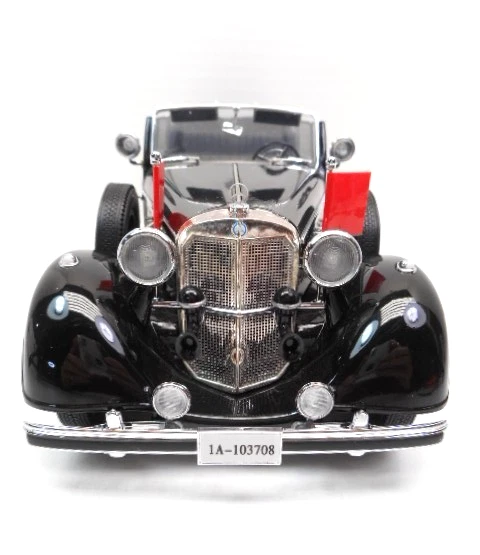 SIGNATURE MODELS #18136 PREMIUM EDITION 1938 MERCEDES-BENZ 770 K PULLMAN 1:18 - Image 3 of 4