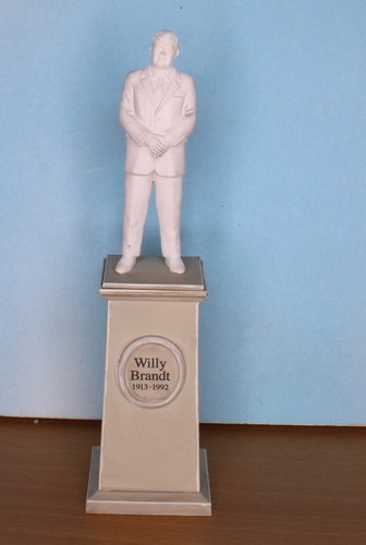 Preiser 45526, escala G / escala 1:22,5 (LGB) monumento Willy Brandt | Condition: Neu