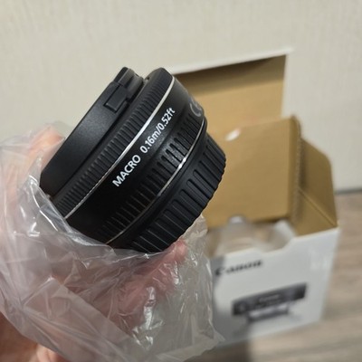 Canon EF-S 24mm f/2.8 STM Lens
