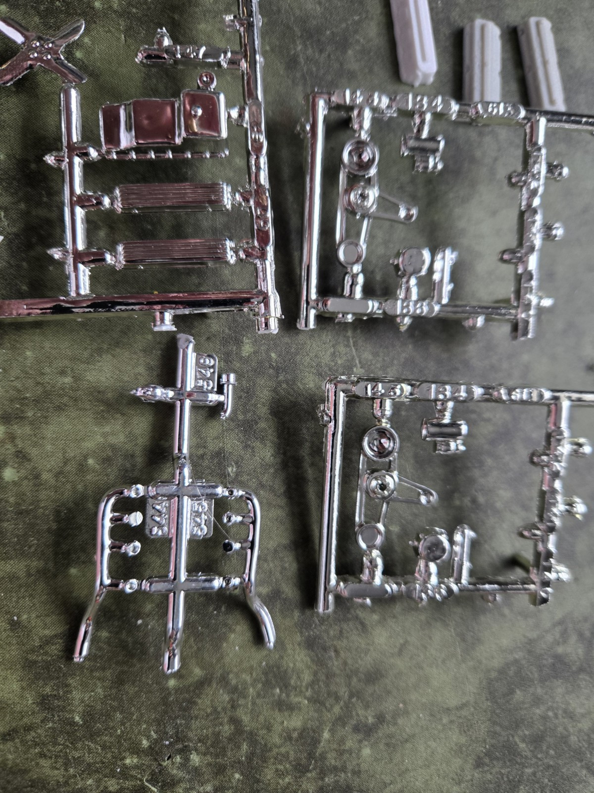 Lot of Model Car Engine Parts 1/25 Scale - STK E42