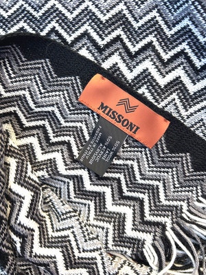 Authentic Missoni Orange Label Scarf 50% Wool Blend Zigzag Multicolor Italy NWOT
