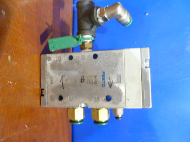 Festo VL-5-3/8-B Pneumatic Control Valve 14952 5/2 Way w/Spring Return-Used img
