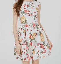 $275 Emerald Sundae Juniors' White Floral Crewneck Fit & Flare Dress Size Large