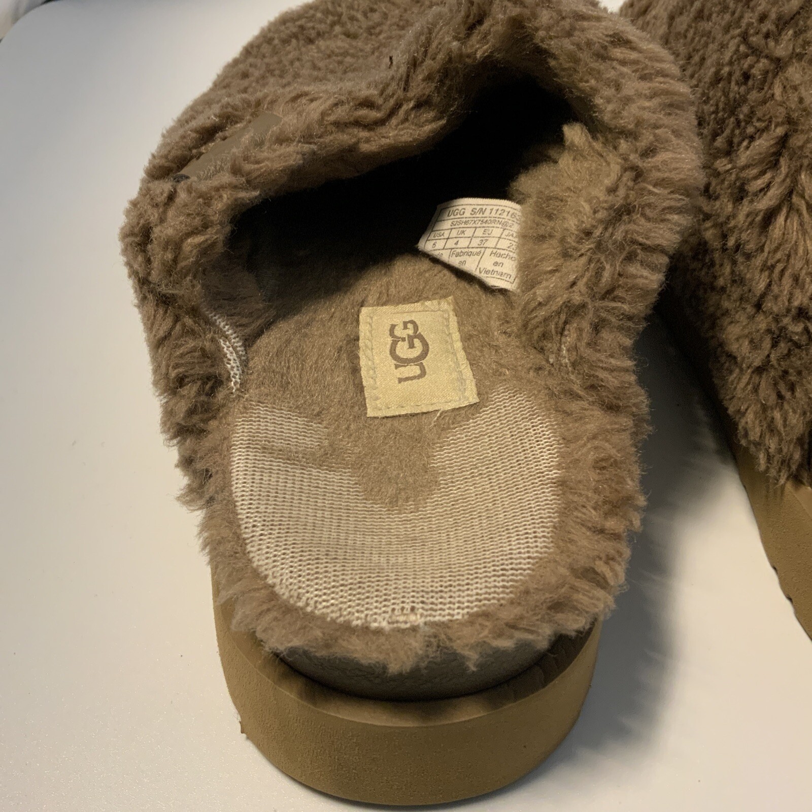 Women's Ugg Slippers size 4 eBay