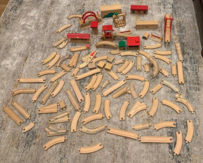 Brio Thomas & Friends Wooden Railway 111 Piece Lot Bridge Tracks Trains Mixed