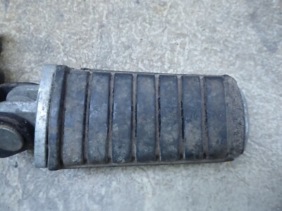 1985 Kawasaki ZN1100 LTD K166-1. driver front foot pegs and