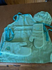 Pampered Chef Kids In The Kitchen Striped Chef’s Hat, Apron And Oven Mitts