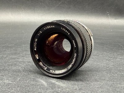 Olympus OM-System Zuiko MC Auto-W 1:2 f=35mm Objektiv Schwarz Vintage