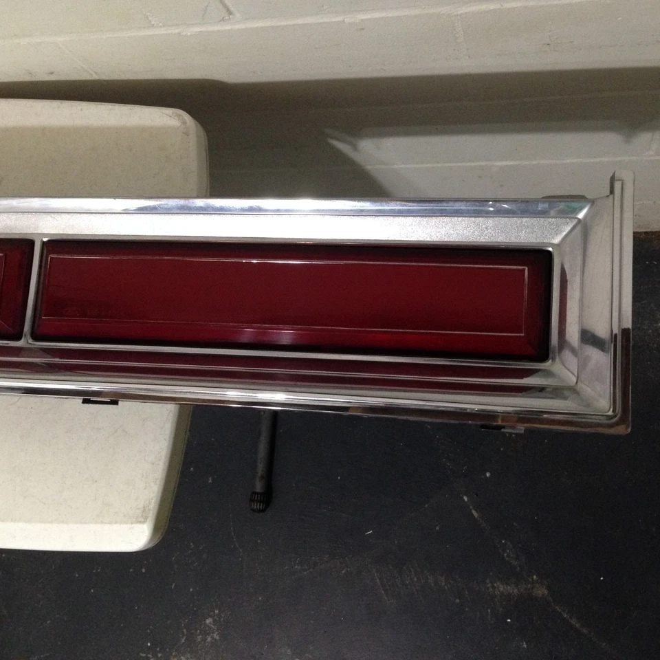 1980-1984 Lincoln Town Car/Continental Trunk Panel Inner Tail Light Reflector OE - Image 4 of 4