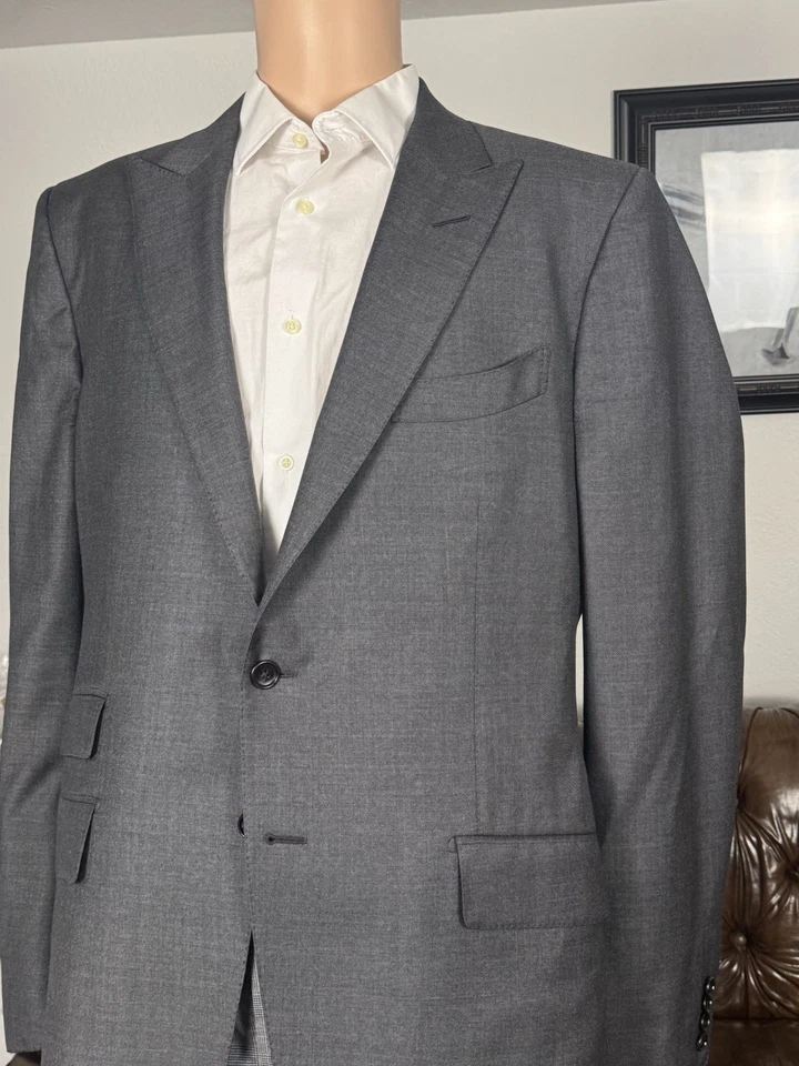 Tom Ford O’Conner Charcoal Gray Wool Peak Lapel Suit Jacket Peak Lapel 56/46 US - Image 4 of 4