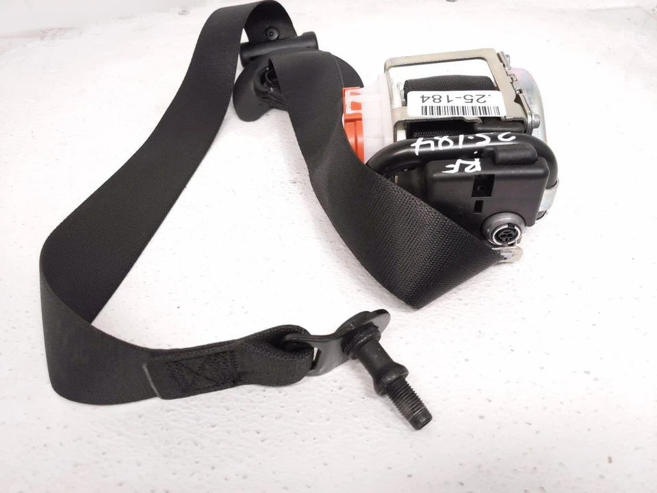 Mercedes-Benz A220 2019-2022 pasajero delantero derecho retractor cinturón seguridad Foto 4 de 4