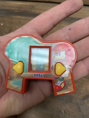 2004 McDonald's SEGA Knuckles Treasure Hunt Kids LCD Display Handheld Game - Picture 3 of 3