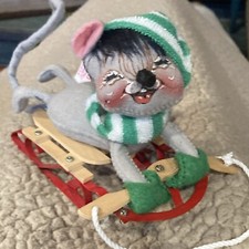 Annalee Doll Christmas Mouse With Hat On Sled Sleigh Vintage 1990 Made In USA