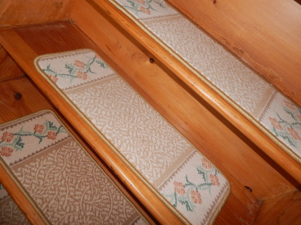 13 = PASO 9" x 27" + 2 peldaños de escalera de 27" x 30" LANA TEJIDA acolchada. Foto 3 de 4