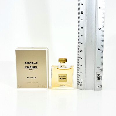 CHANEL GABRIELLE L'EAU 香水 ギフトボックス付き Gabrielle L&#039;Eau Chanel perfume - a new fragrance
