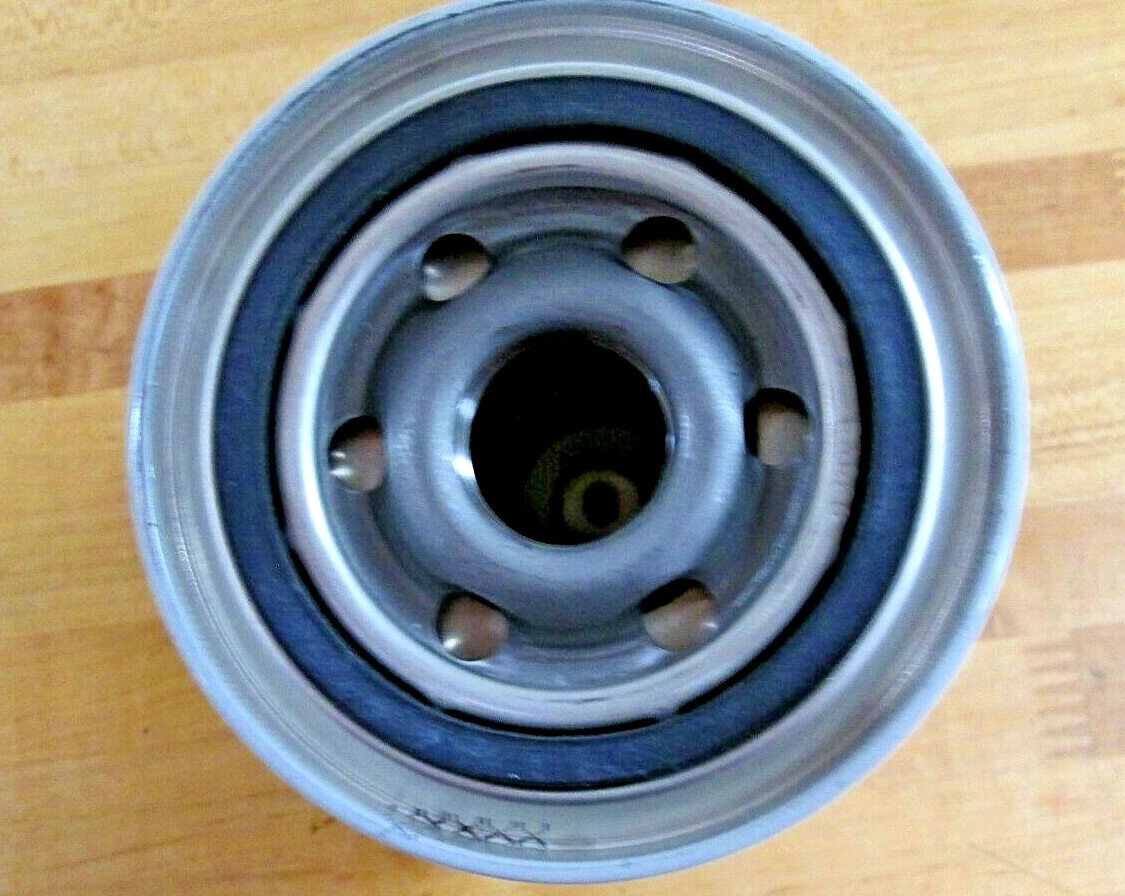 NAPA / JOHN DEERE (1) AIR FILTER P/N 6671 (1) OIL FILTER P/N 7076