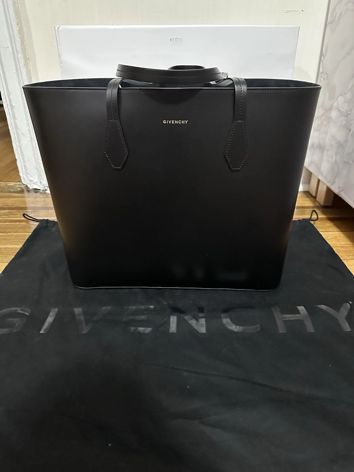 Givenchy — Givenchy Win Tote Bag, Black, Made In Italy