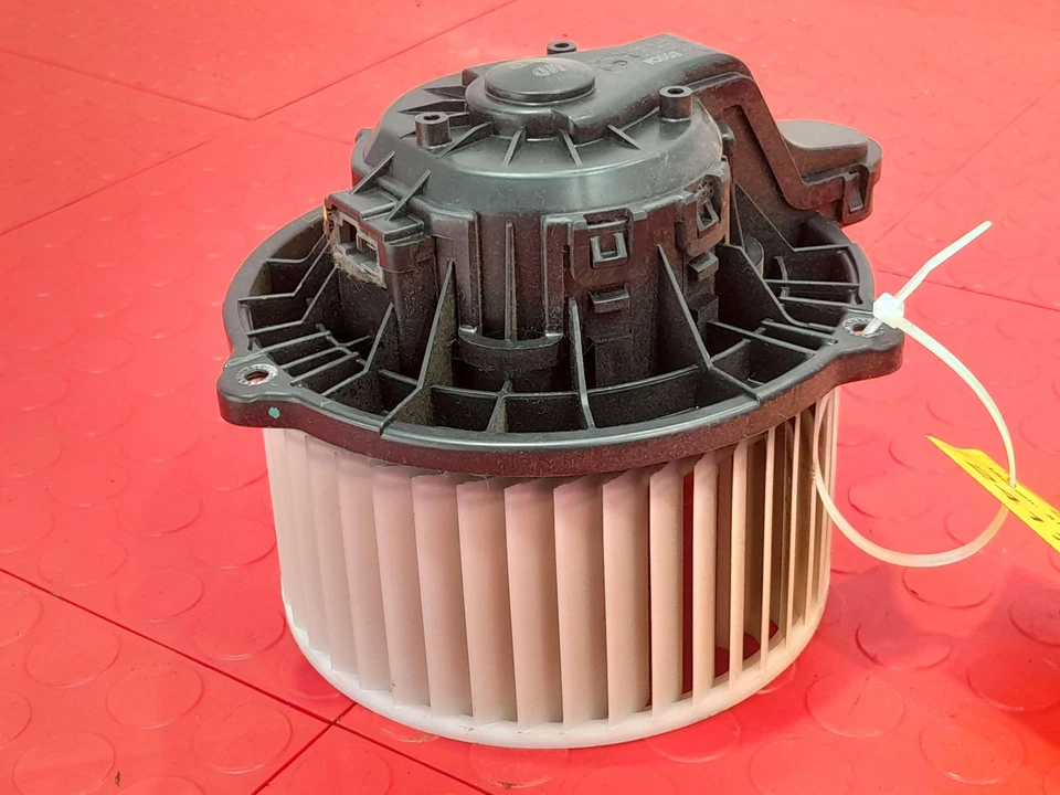 Conjunto de motor soplador de aire acondicionado calentador Kia Forte 2014-2018 original OEM 971133X000 Foto 3 de 4