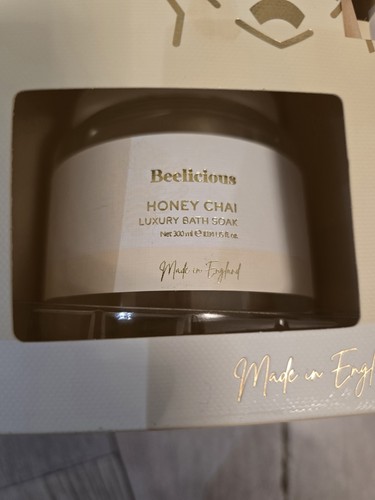 Beeliciuos Honey Chai- Luxury Bath Soak- Honey Wand Included - Picture 4 of 4